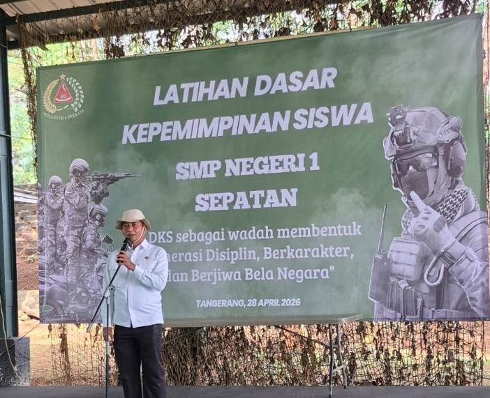 Tokoh Masyarakat Apresiasi Kegiatan LDKS SMPN 1 Sepatan di Yon 203 Jatake